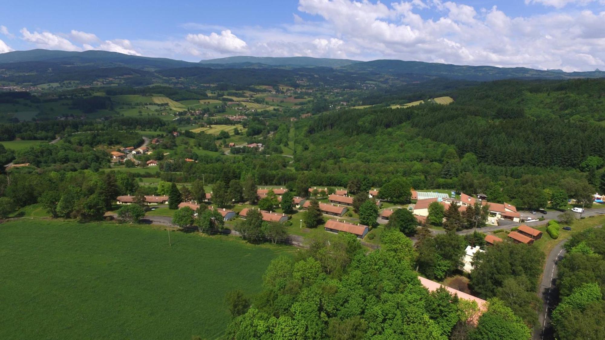 Vvf Villages « Les Monts Du Forez » Saint-Jean-La-Vetre Exterior foto