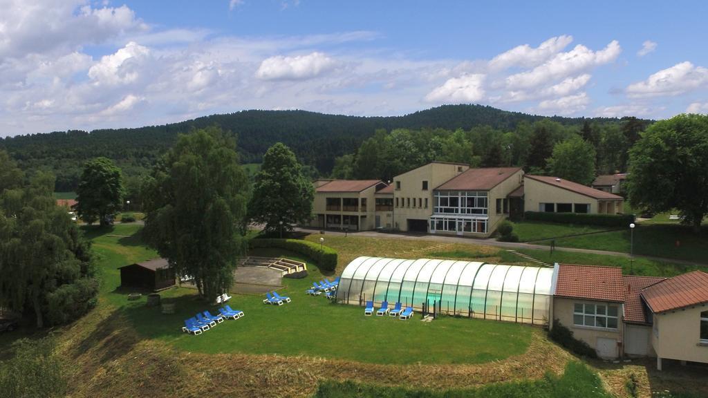 Vvf Villages « Les Monts Du Forez » Saint-Jean-La-Vetre Exterior foto